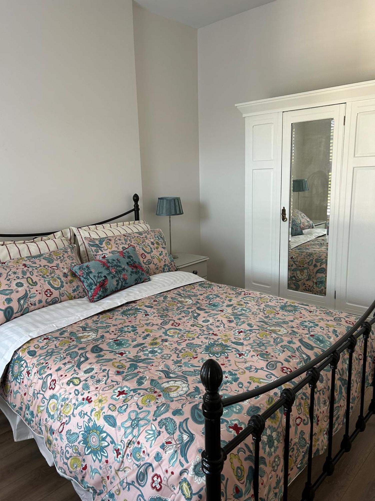 The White House Villa Newry Bagian luar foto